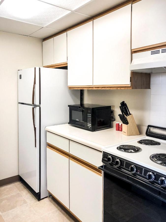 Short Term Rentals At The Park At Trowbridge Senior Community Southfield Kültér fotó