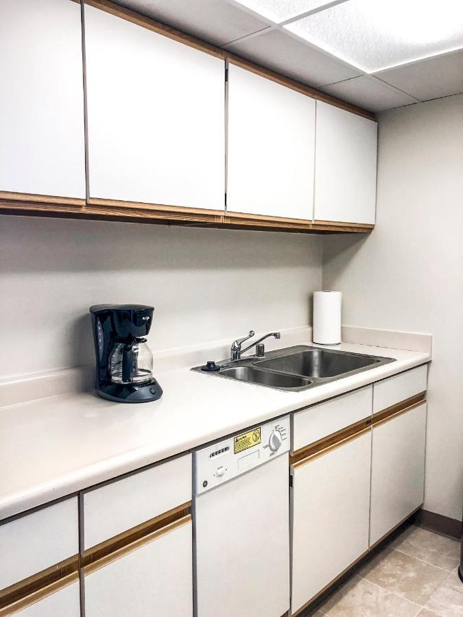 Short Term Rentals At The Park At Trowbridge Senior Community Southfield Kültér fotó