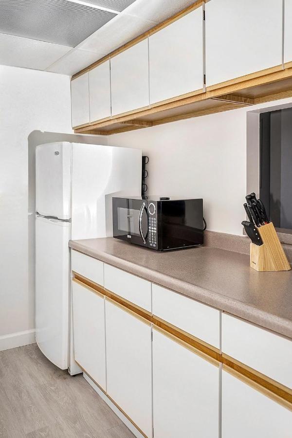 Short Term Rentals At The Park At Trowbridge Senior Community Southfield Kültér fotó